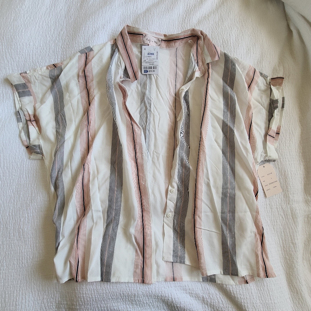 Bailey & Chloe Striped Short Sleeve Button-Up Shirt